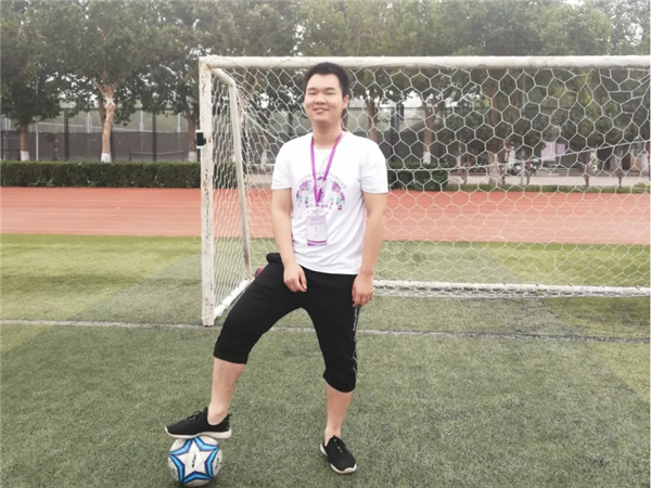 河南高考理科第一名李昊：最喜欢梅西希望能加入清华足球队